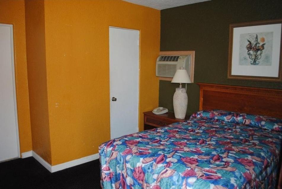 Atlantic Economy Inn Дейтона Бийч Стая снимка